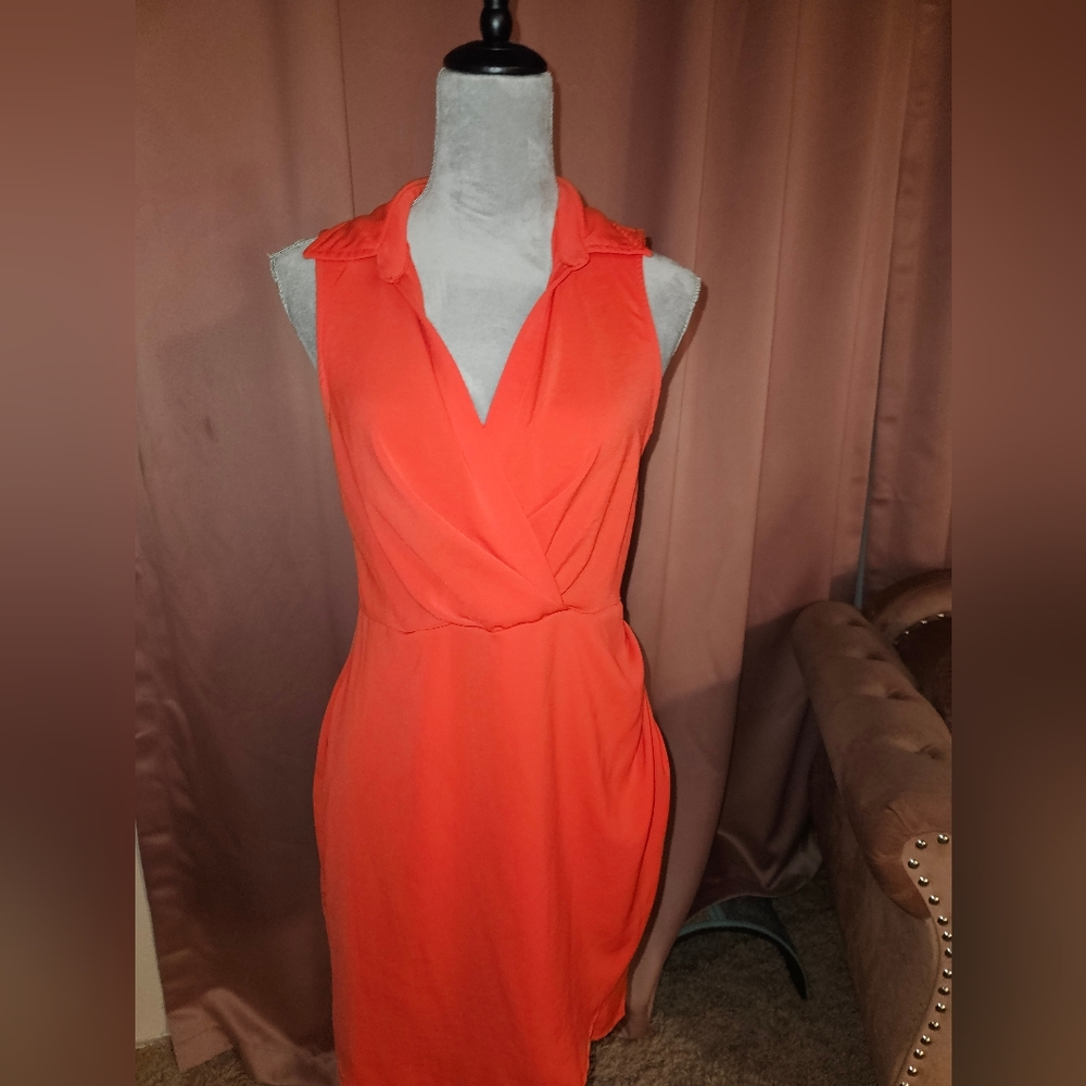 Red Relax Fit Collared Knee Length Dress Size Small (Runs Larger)